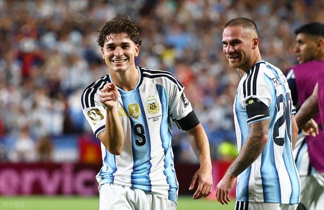 正式官宣!北京男篮举行重要会议,李楠表态发言,范子铭成为焦点