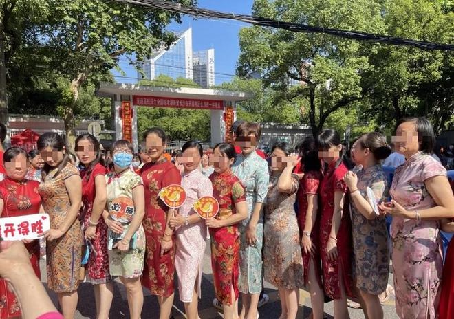 魏莹案再反转:榜一大哥撤回谅解书,反被控敲诈!双向隐瞒下,2500万打赏谁才是受害者?