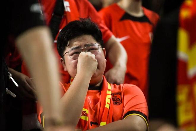 奎因被抢了!曝欧洲豪门300万年薪强行挖人,广东队惨遭重大打击
