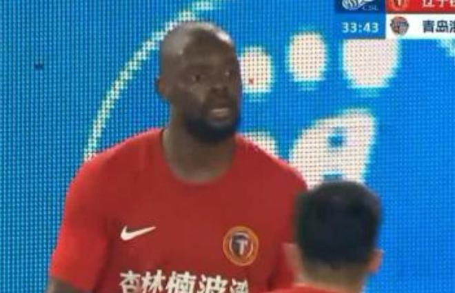 新疆24岁妈妈诞下五胞胎,养娃7个月爸爸暴瘦22斤:1男4女,一个月喝40罐奶粉、一天用30多片尿不湿,妈妈还喂母乳