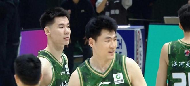 对华加税100%失败,最后一刻特朗普终于落笔,中国继续大抛美债