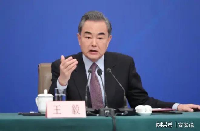 25岁超模凯雅罕见谈哥哥:他挣扎了十年,一个月后他走了