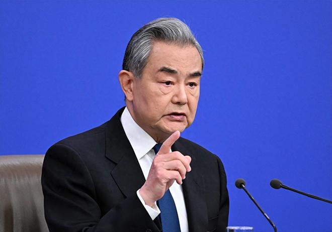 哈兰德双响破梅西2大神迹,登贝莱6连斩,曼城2