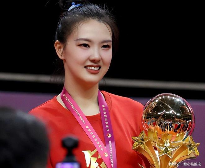 国家队首秀!赛后李弘权激动落泪