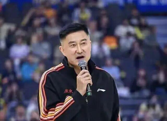 三笘薰去阿森纳?日本网友吵翻了阿森纳这个夏窗其实挺让人挠头的