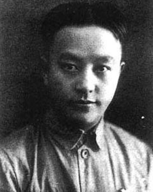 文强被枪决16年后,他的儿子文伽昊沦为月薪3000的普通打工者,这样的结局令人感慨不已