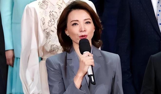 田震:因病不能生育提离婚,丈夫一句话让她泪崩,今60岁重返舞台