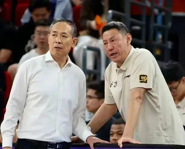 125亿美元天价易手！洛杉矶湖人队刷新职业体育最高估值纪录