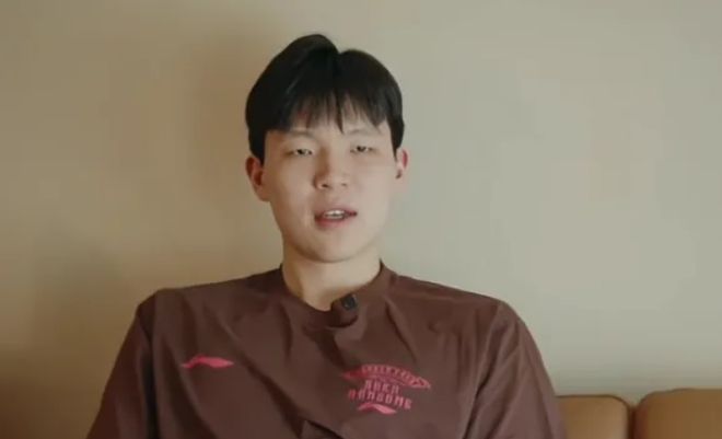 猛龙队史最伟大球员！洛瑞另类雕像正式揭幕 本人获得多伦多城市钥匙