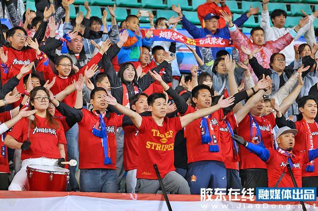 53年后,纽约尼克斯队再夺NBA总冠军!球迷沸腾了