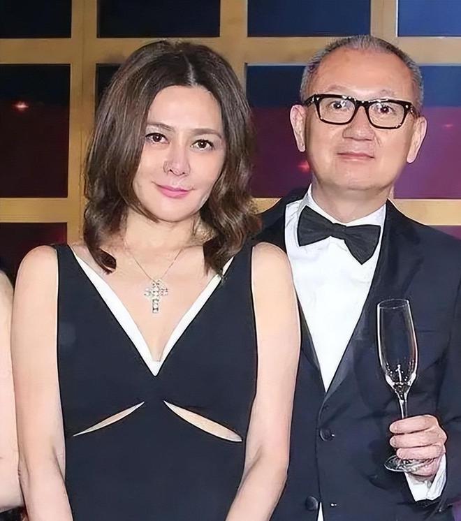 “定位是假的，储物空间是没有的，刹车打滑”：近3000位车主吐槽他们的上班接娃买菜“搭子”，品牌方最新回应