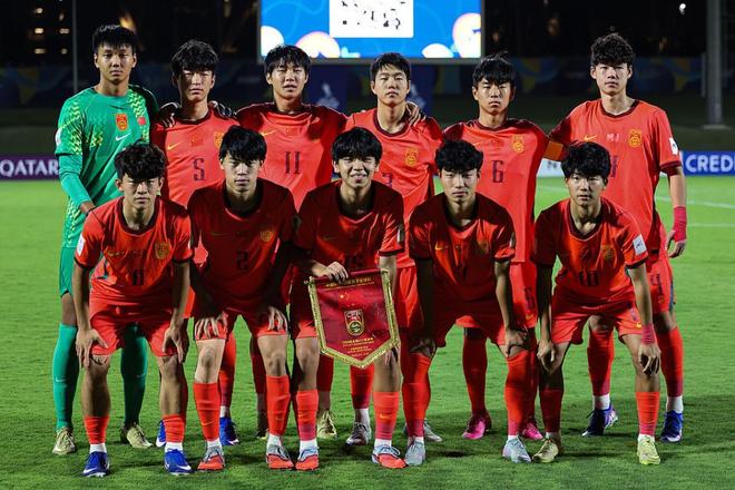 8分完胜!中国男篮3连胜夺冠:贺希宁轰25分6助,奇兵三分5中5