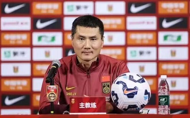 宏远早报！小陈总霸气决定，朱芳雨完成交接正式离队，04锋线将续约！