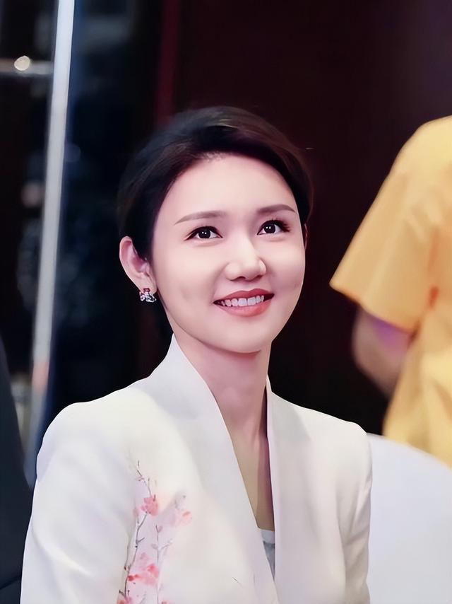 广东一大学生逛街时被人搭讪并邀约打牌,遭出千设局被骗1.2万元,还被多名男子胁迫人脸识别转账,法院:主犯获刑14年半