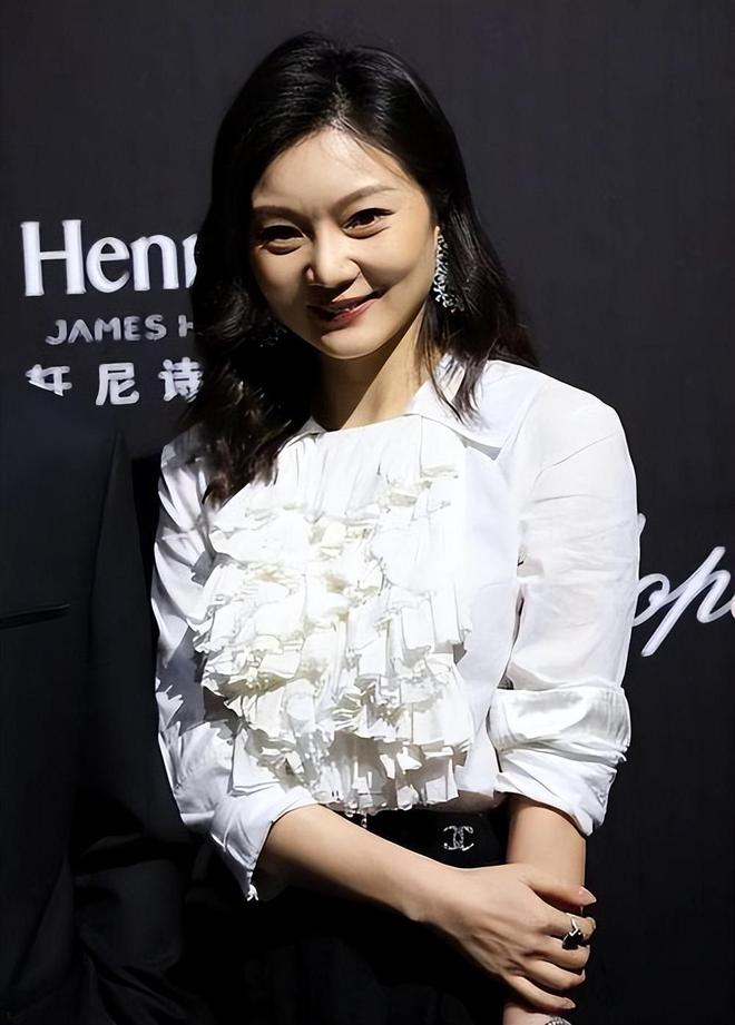 3分险胜！张子宇19分钟轰24+11，杨舒予12+6盘活全队，宫鲁鸣放心